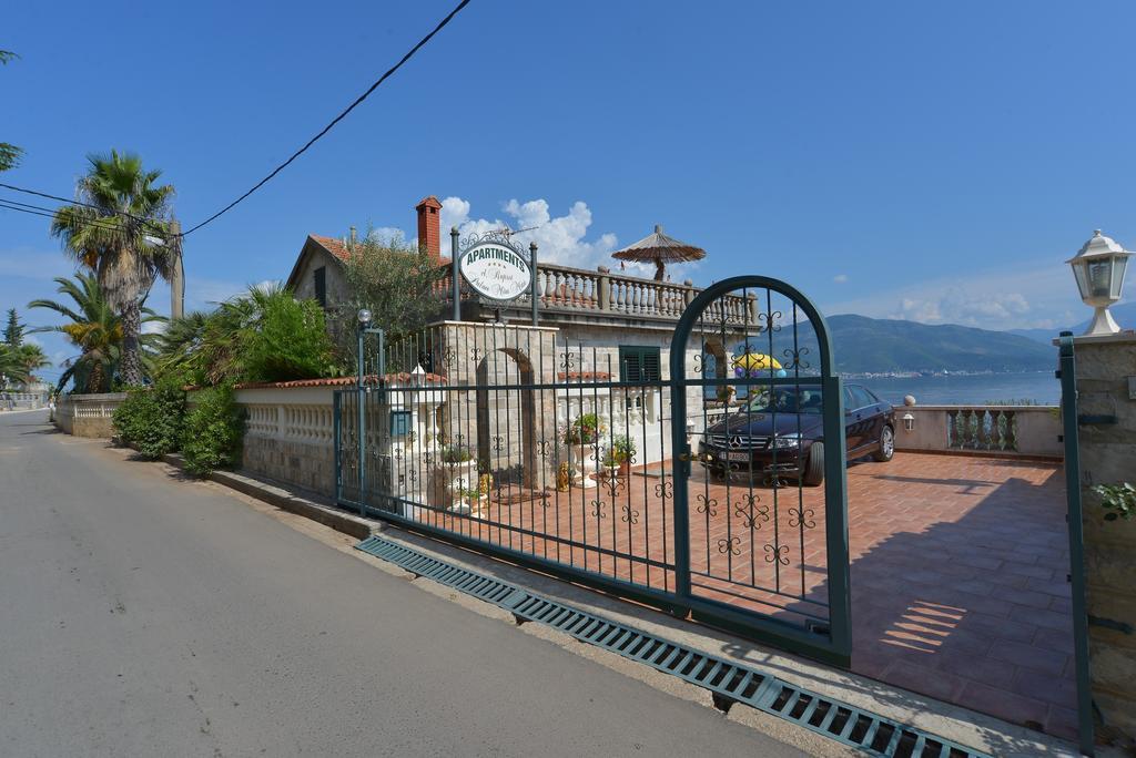 Apartments Palace Mira Mare 蒂瓦特 外观 照片