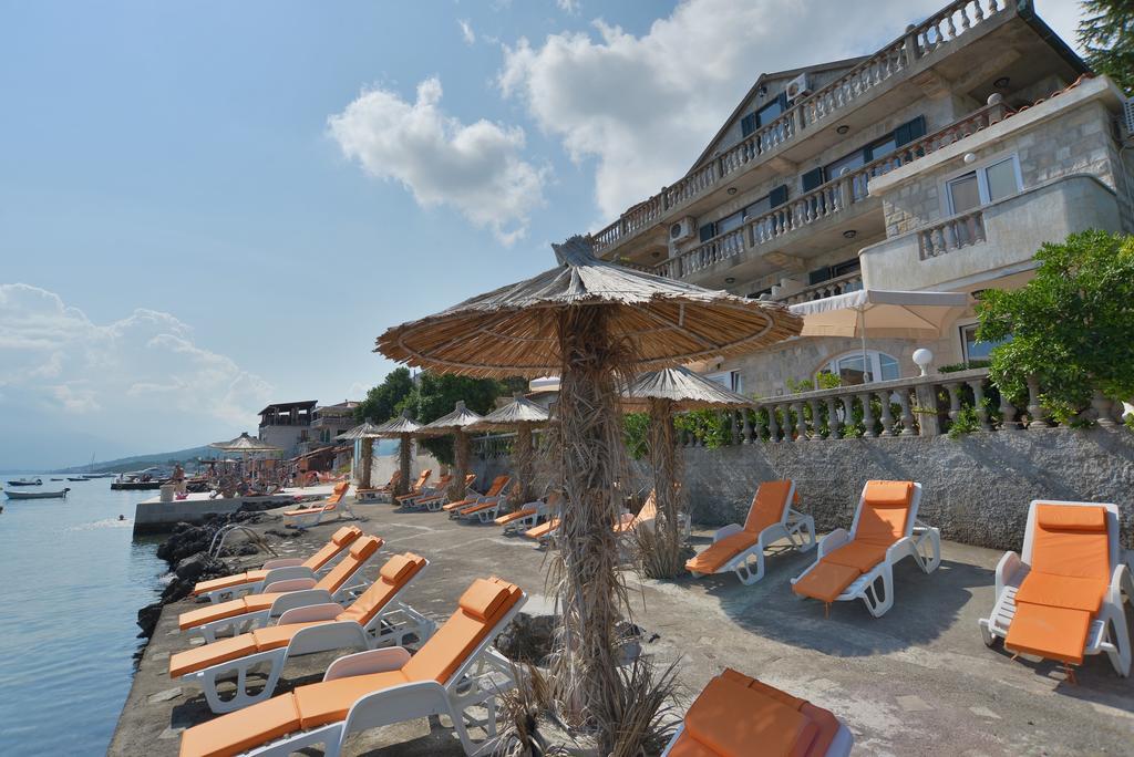 Apartments Palace Mira Mare 蒂瓦特 外观 照片
