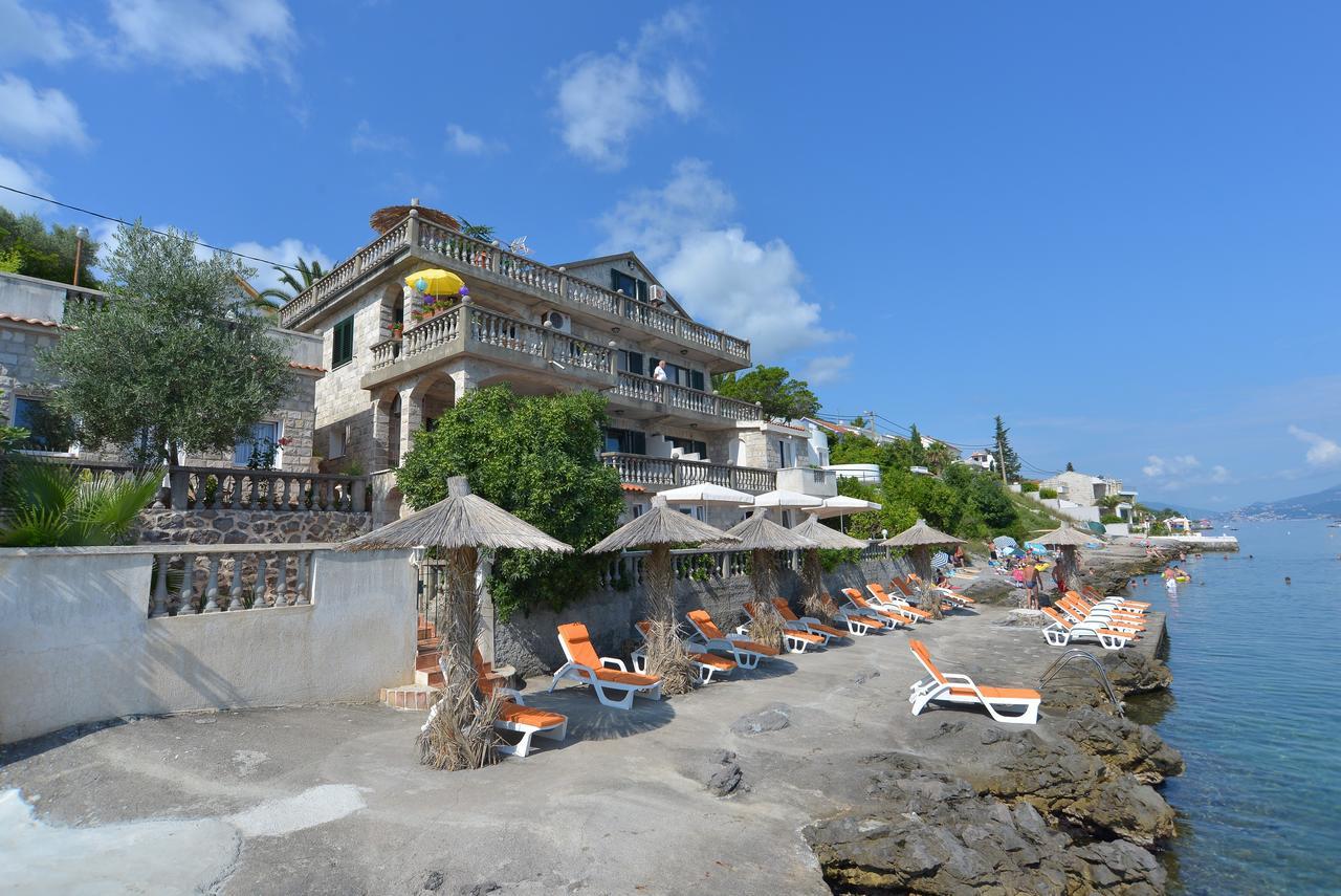 Apartments Palace Mira Mare 蒂瓦特 外观 照片